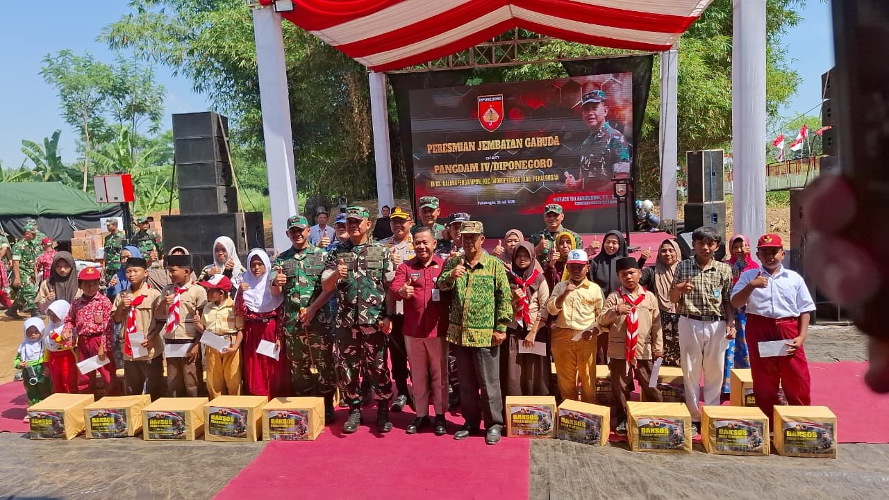 Pangdam IV/Diponegoro Resmikan Jembatan Perintis Garuda di Wonopringgo, Pulihkan Akses Warga dan Dongkrak Perekonomian Pascabencana