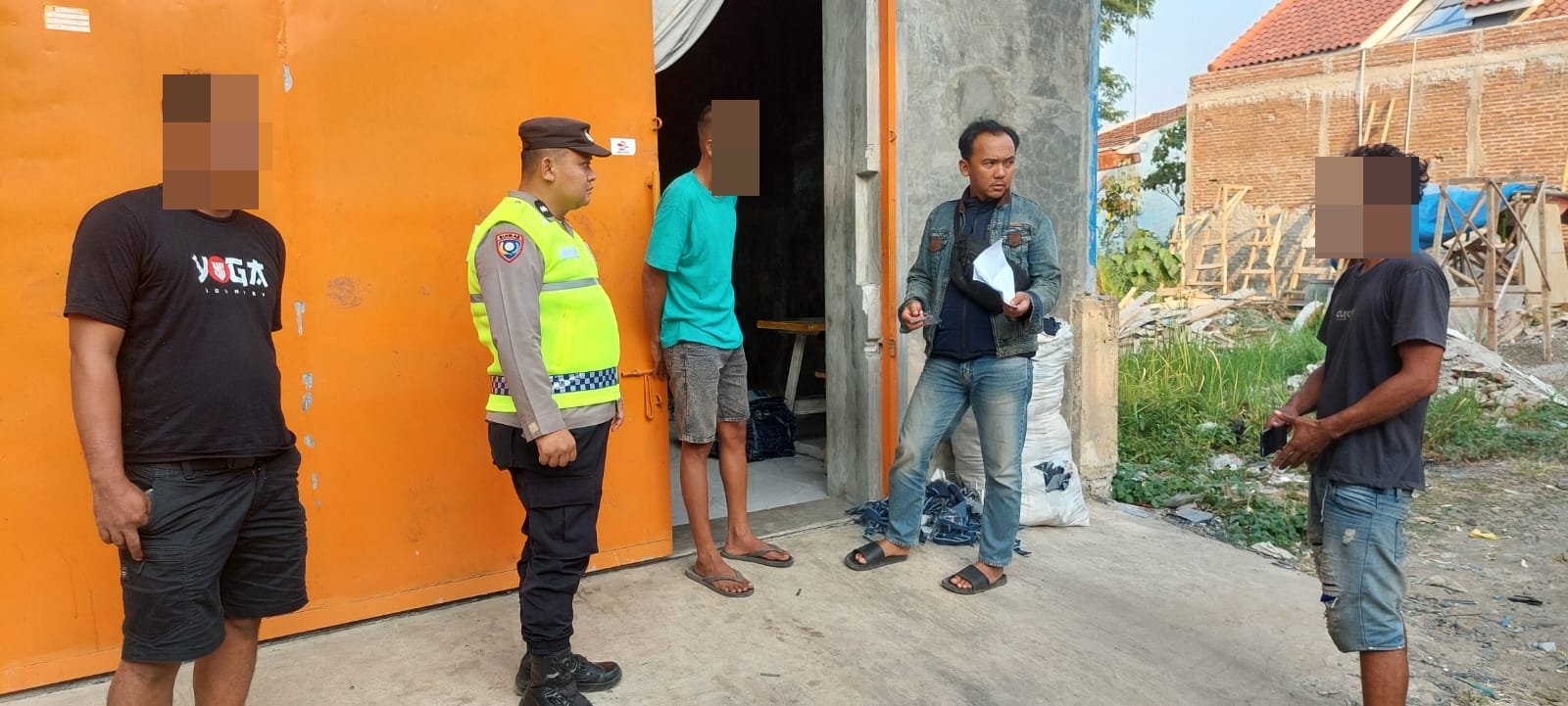 Dapat Aduan Lintas Daerah dari Karawang, Polsek Kedungwuni Mediasi Kesalahpahaman Sopir di Tangkil Tengah