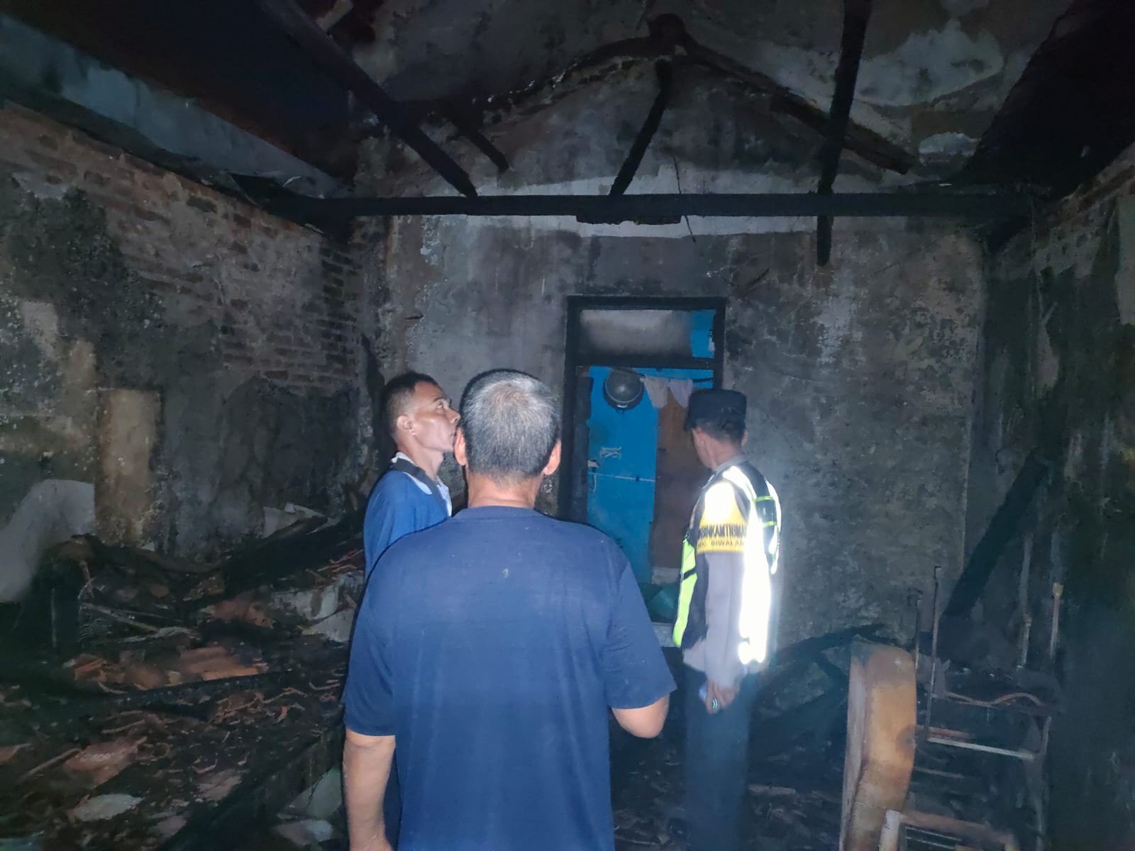 Diduga Akibat Ledakan Kompor Gas, Rumah Warga di Yosorejo Siwalan Terbakar, Kerugian Capai Rp30 Juta