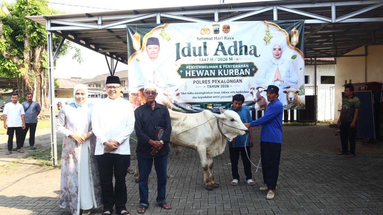 Polres Pekalongan Tebar Kepedulian di Hari Raya Kurban, Salurkan 7 Sapi dan 6 Kambing untuk Masyarakat