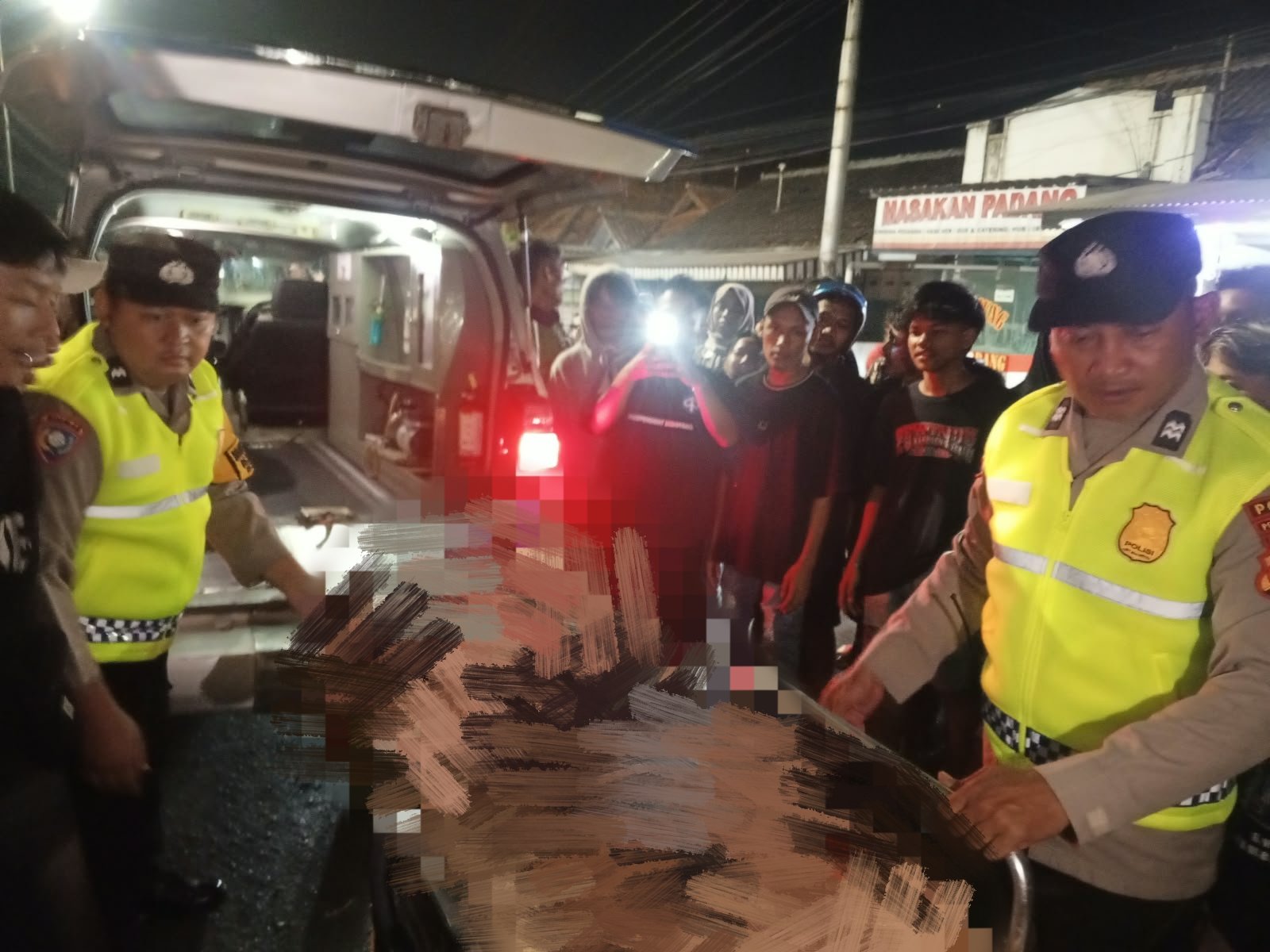 Kecelakaan di Ambokembang Kedungwuni, Satu Pemuda Meninggal Dunia, Polisi Selidiki Dugaan Sajam