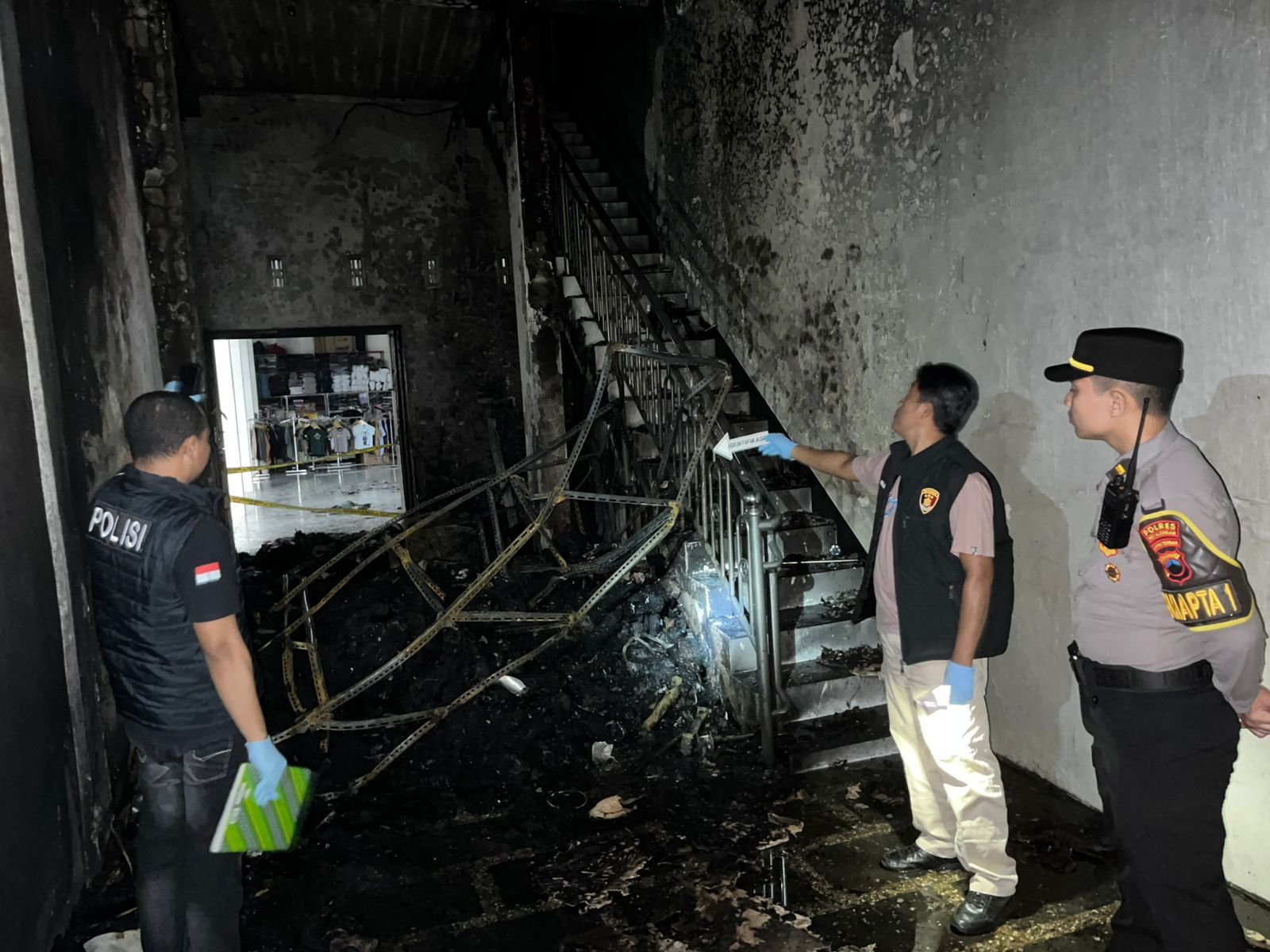 Gudang Toko Pakaian di Doro Terbakar, Polisi Duga Korsleting Genset Jadi Pemicu Kerugian Rp200 Juta