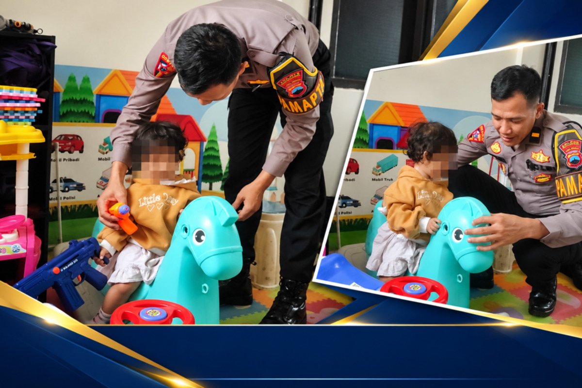 Sentuhan Hangat Polisi Pekalongan, Ipda Purwanto Telaten Momong Anak Pemohon Surat Kehilangan
